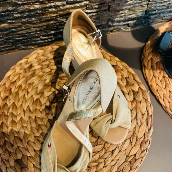 Tommy Hilfiger heels - Picture 2 of 8